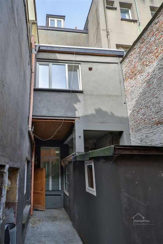 Ruime woning met meerdere slaapkamers en overdekt terras