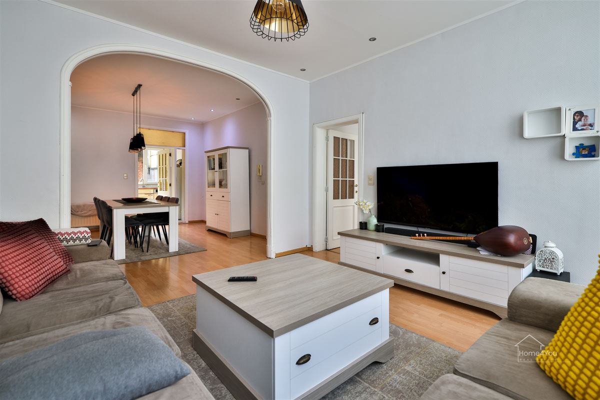 Ruime woning met meerdere slaapkamers en overdekt terras