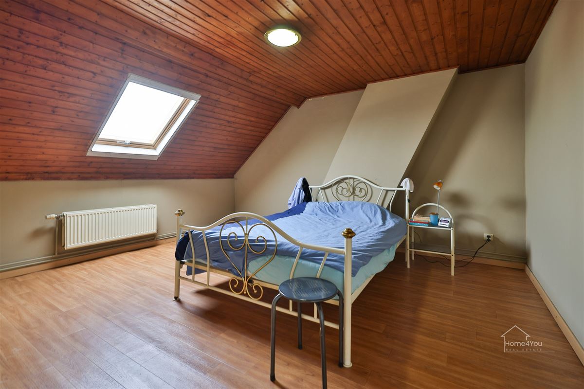 Ruime woning met meerdere slaapkamers en overdekt terras