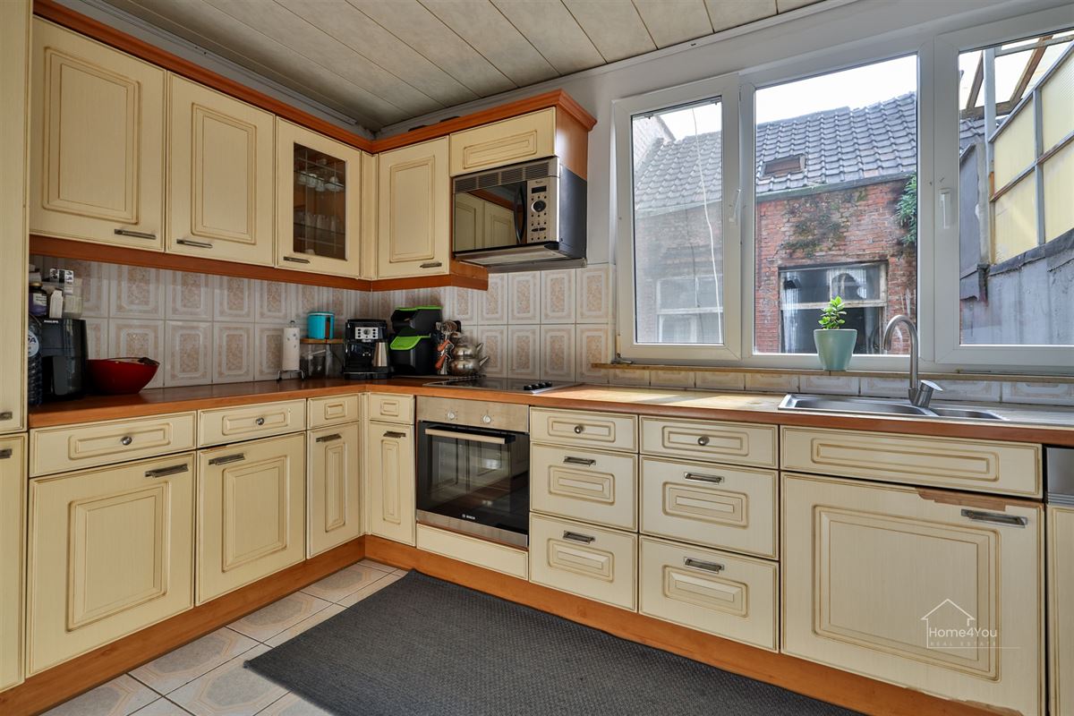 Ruime woning met meerdere slaapkamers en overdekt terras