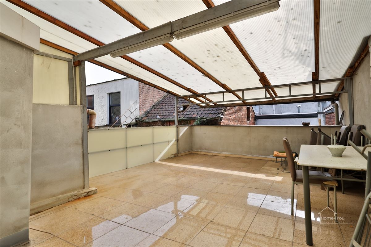 Ruime woning met meerdere slaapkamers en overdekt terras