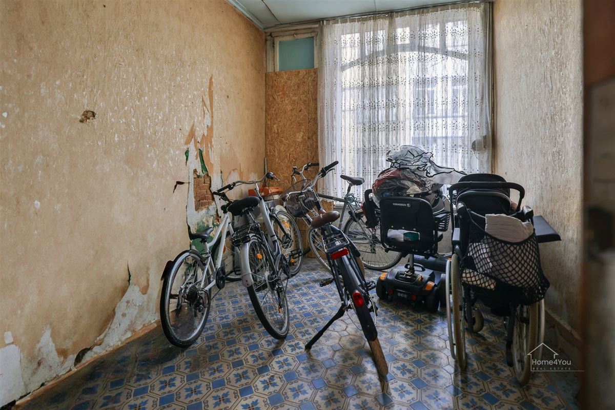 Ruime woning met meerdere slaapkamers en overdekt terras