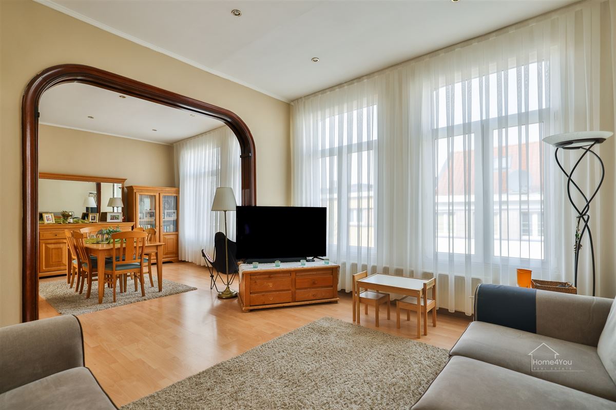 Ruime woning met meerdere slaapkamers en overdekt terras