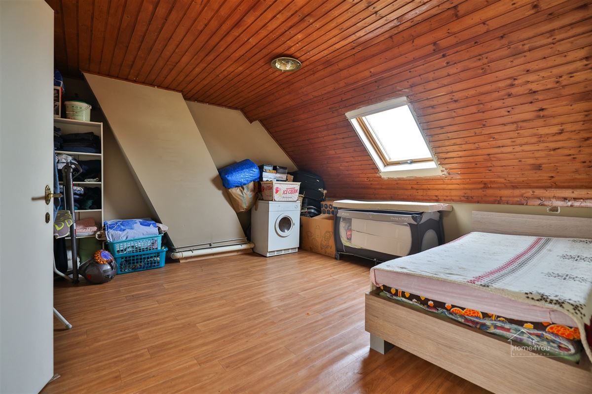 Ruime woning met meerdere slaapkamers en overdekt terras