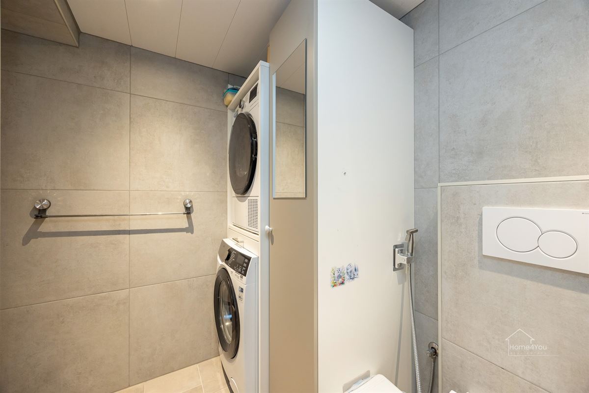 Gerenoveerde woning te koop in Merksem!