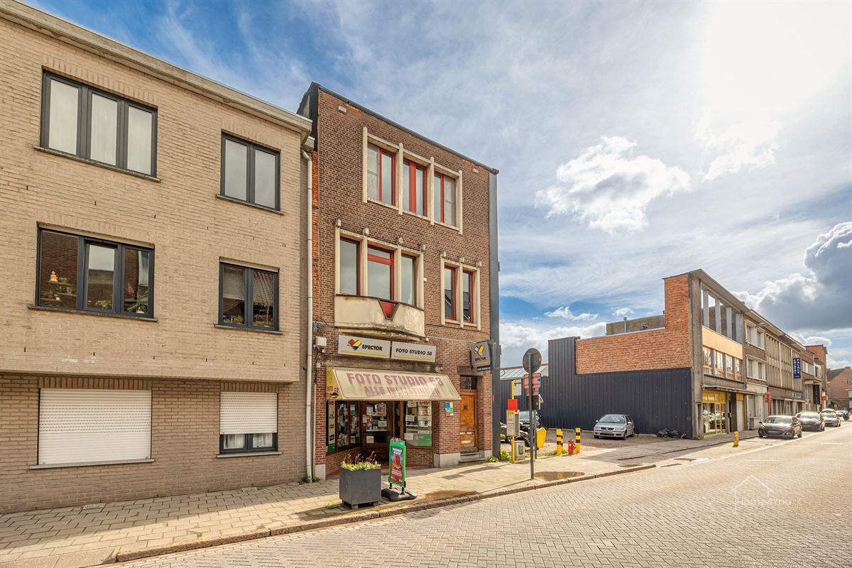 Veelzijdig handelshuis met ruim duplex appartement
