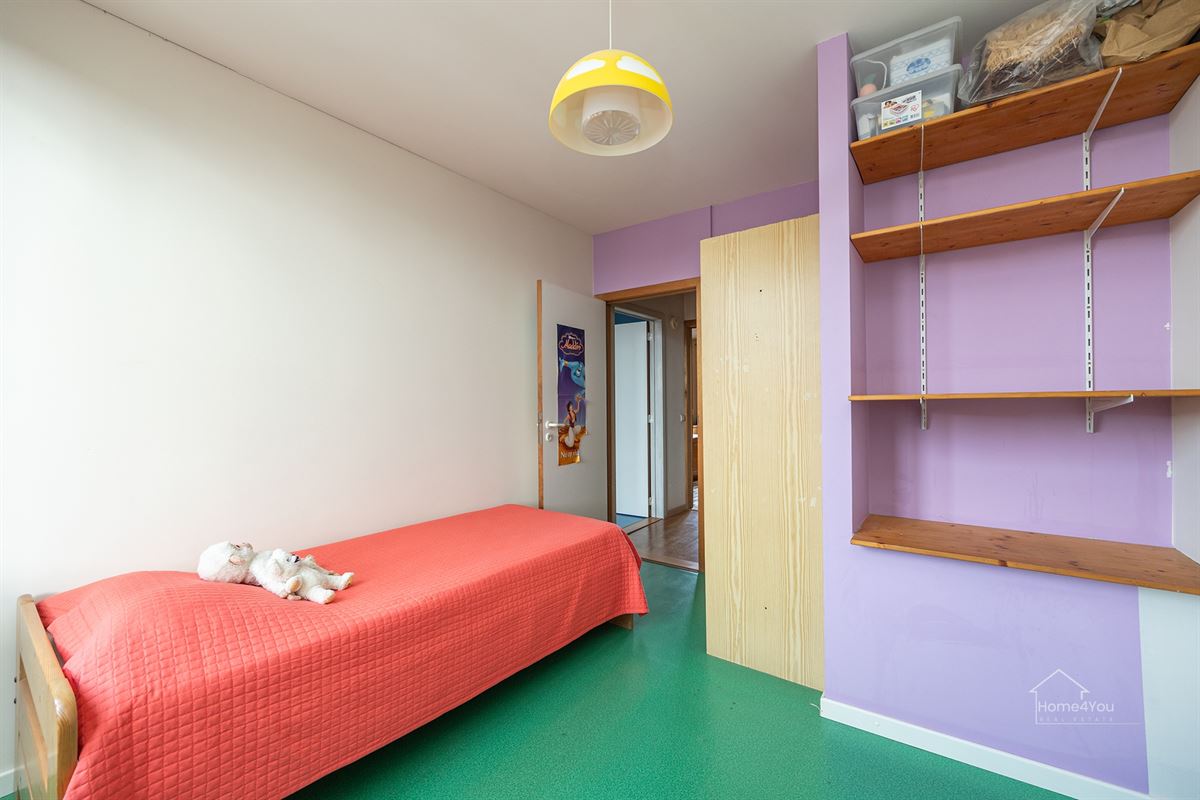 Veelzijdig handelshuis met ruim duplex appartement