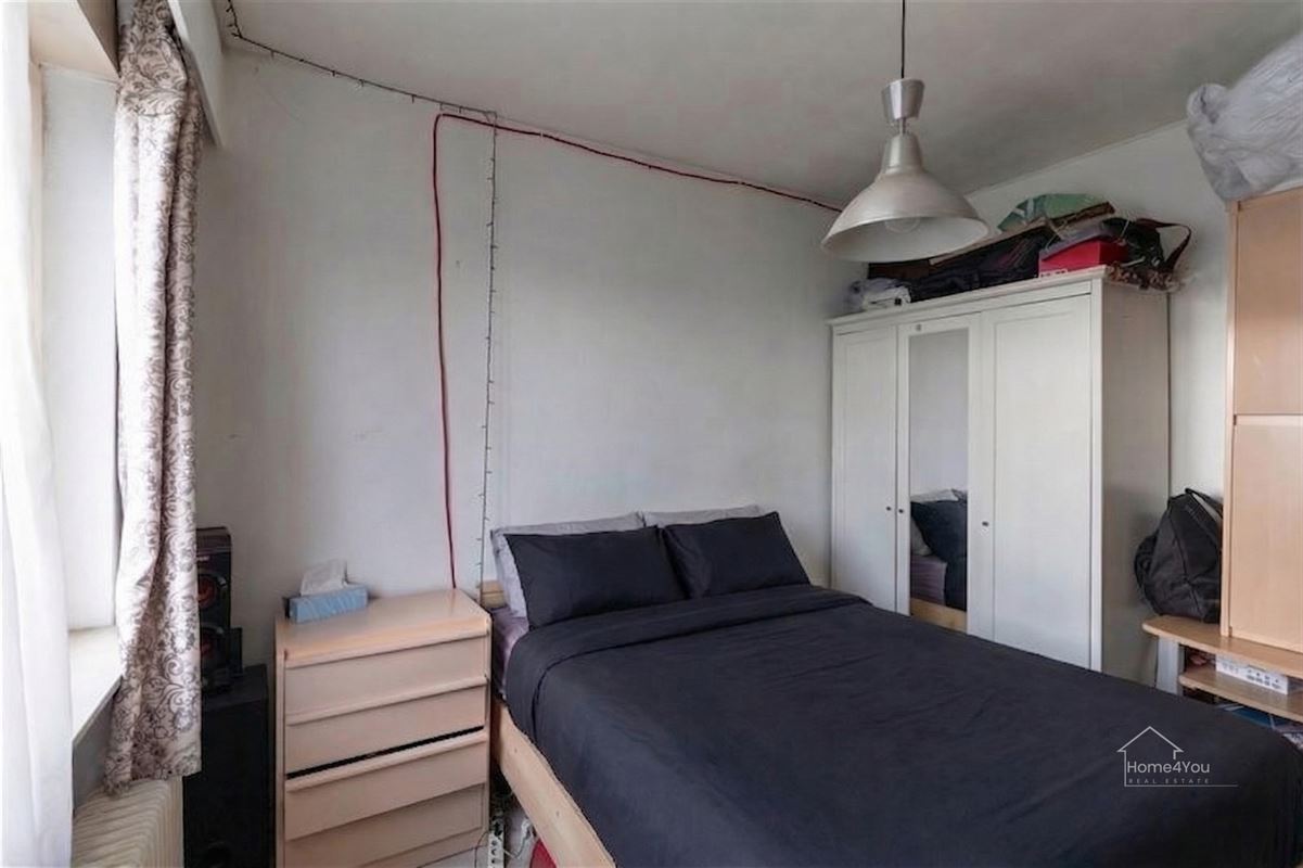 Op te frissen studio in het bruisende Borgerhout te koop!