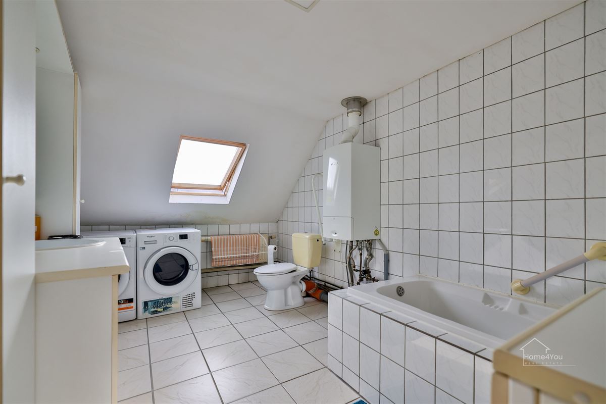 Ruime woning met meerdere slaapkamers en overdekt terras