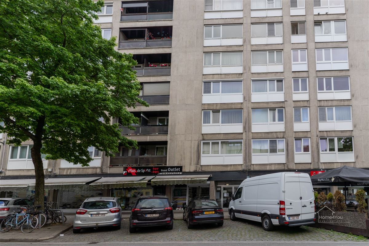 Op te frissen studio in het bruisende Borgerhout te koop!