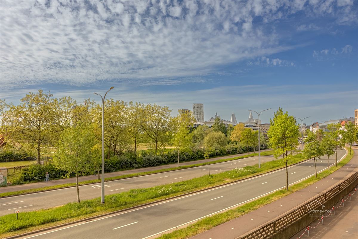 Instapklaar en lichtrijk appartement met 3 slaapkamers