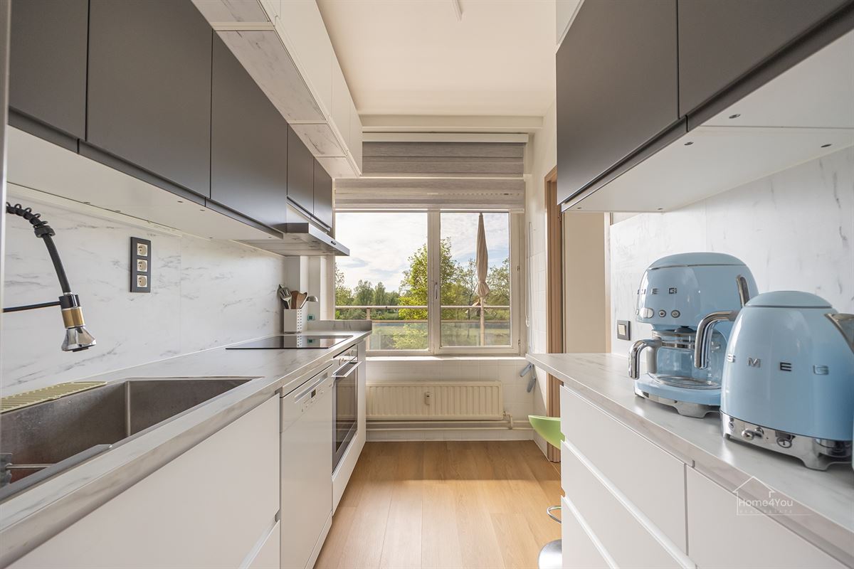 Instapklaar en lichtrijk appartement met 3 slaapkamers