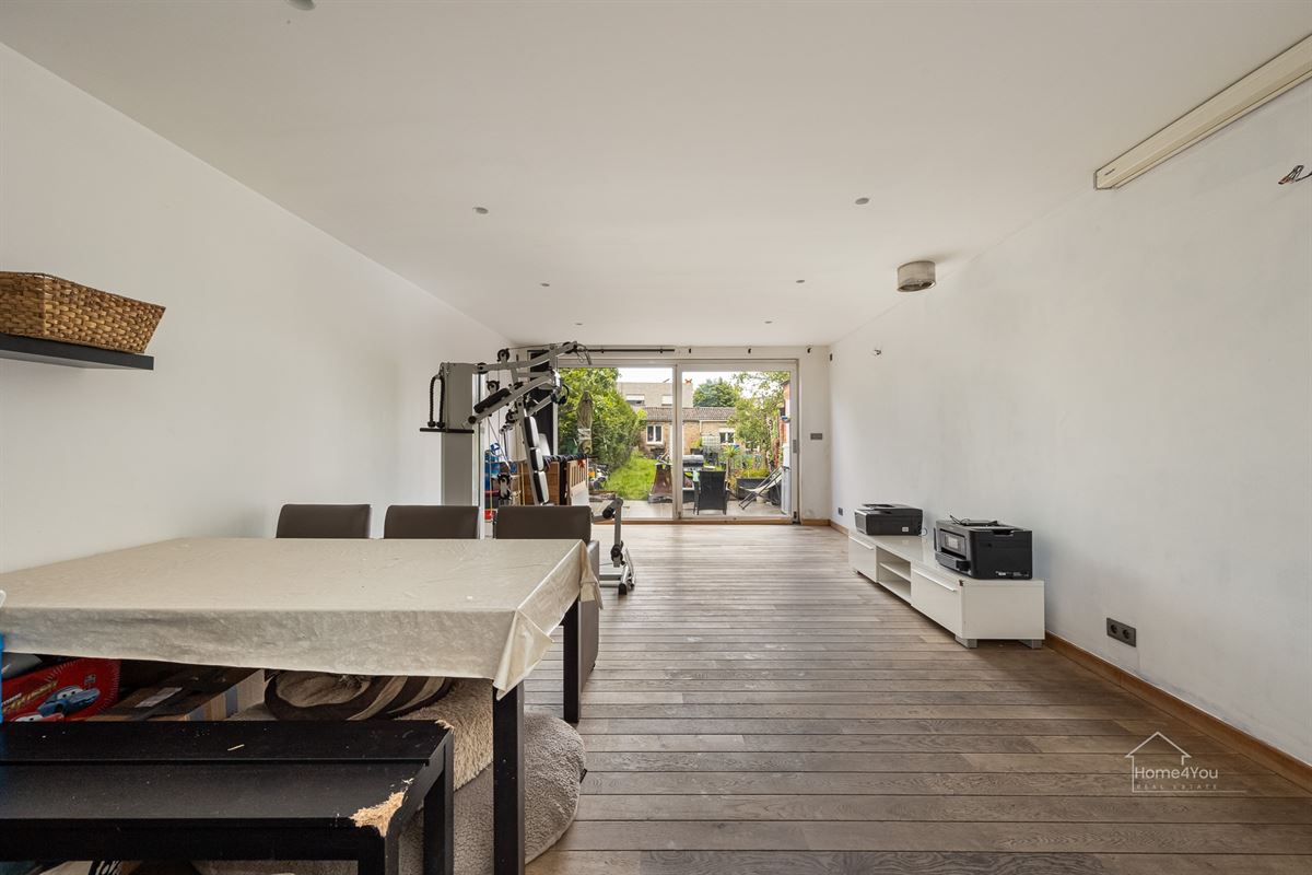 Instapklare woning met ruime tuin in Antwerpen te koop!