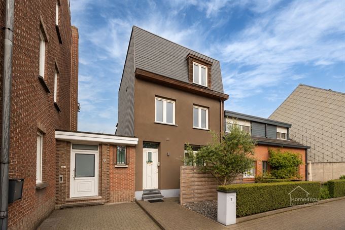 Instapklare woning met ruime tuin in Antwerpen te koop!