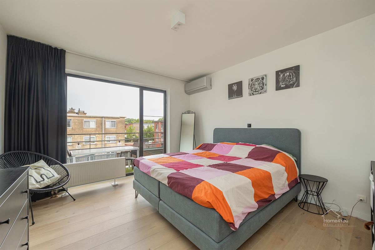 Instapklaar appartement met 3 slpkmrs + autostaanplaats