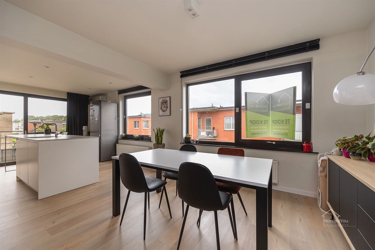 Instapklaar appartement met 3 slpkmrs + autostaanplaats