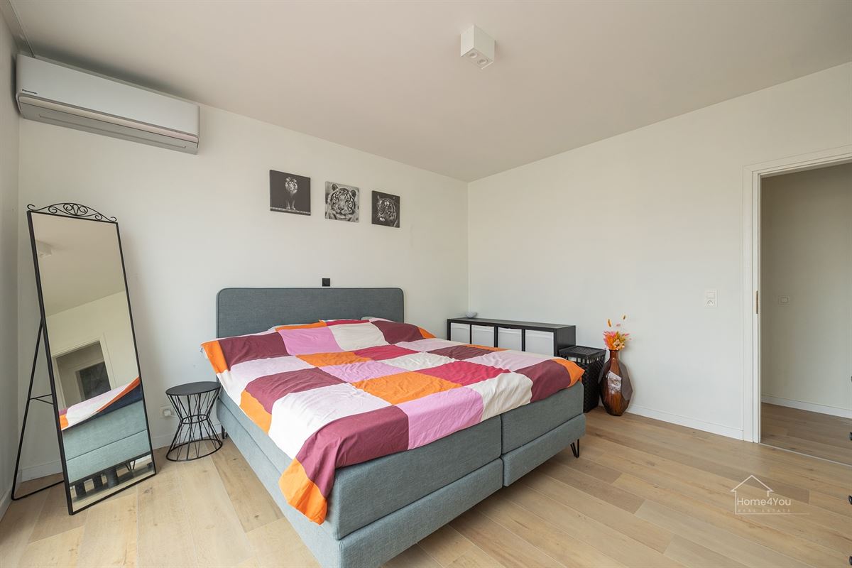 Instapklaar appartement met 3 slpkmrs + autostaanplaats