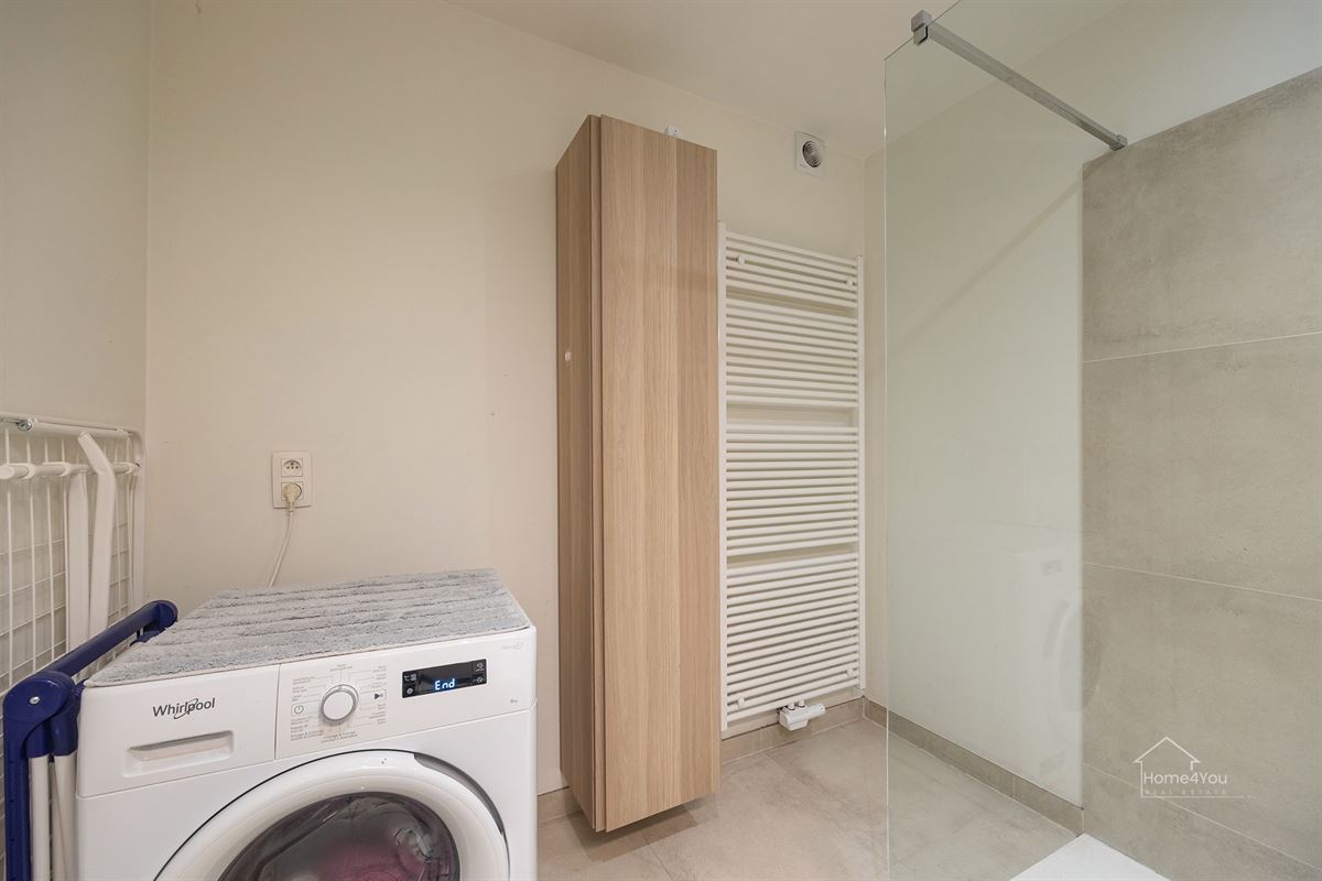 Instapklaar appartement met 3 slpkmrs + autostaanplaats