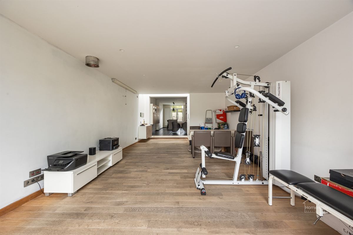 Instapklare woning met ruime tuin in Antwerpen te koop!