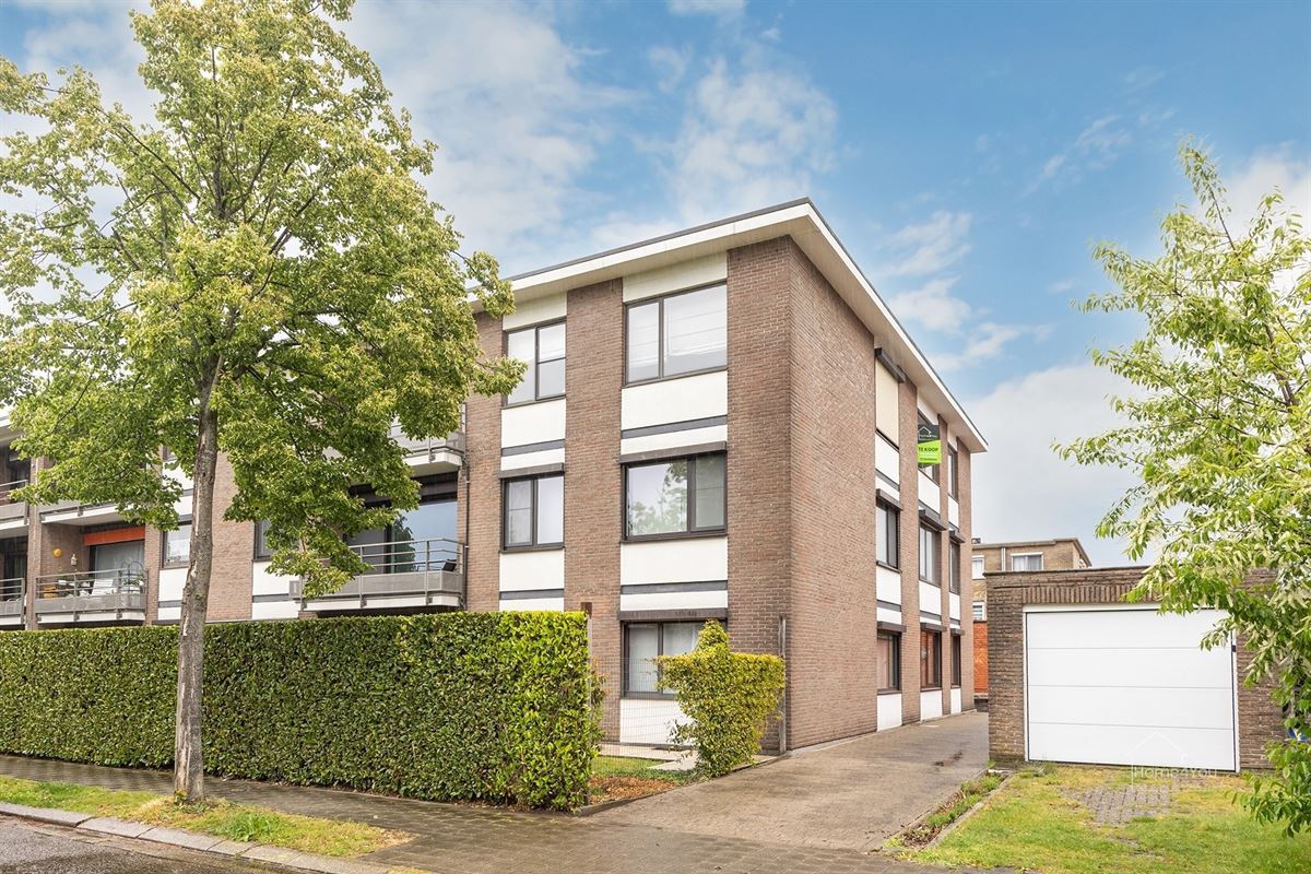 Instapklaar appartement met 3 slpkmrs + autostaanplaats
