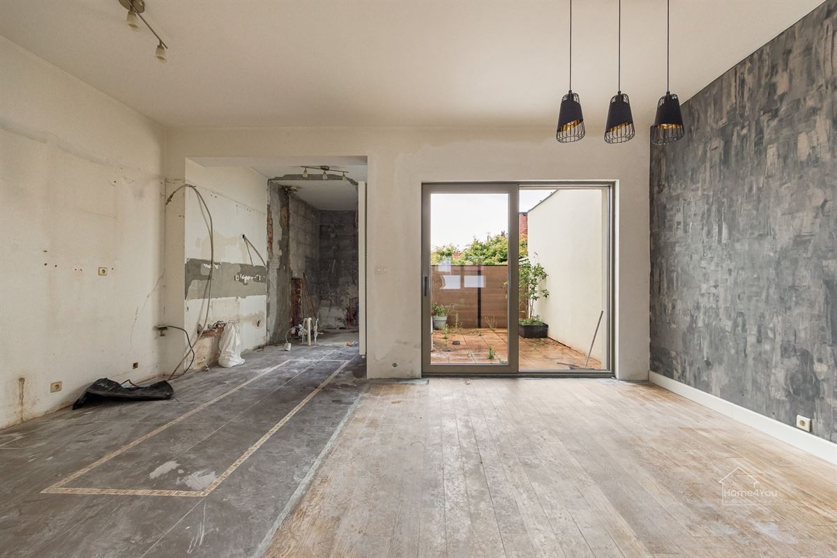 Af te werken woning met tal van mogelijkheden op een uitstekende locatie te Wilrijk