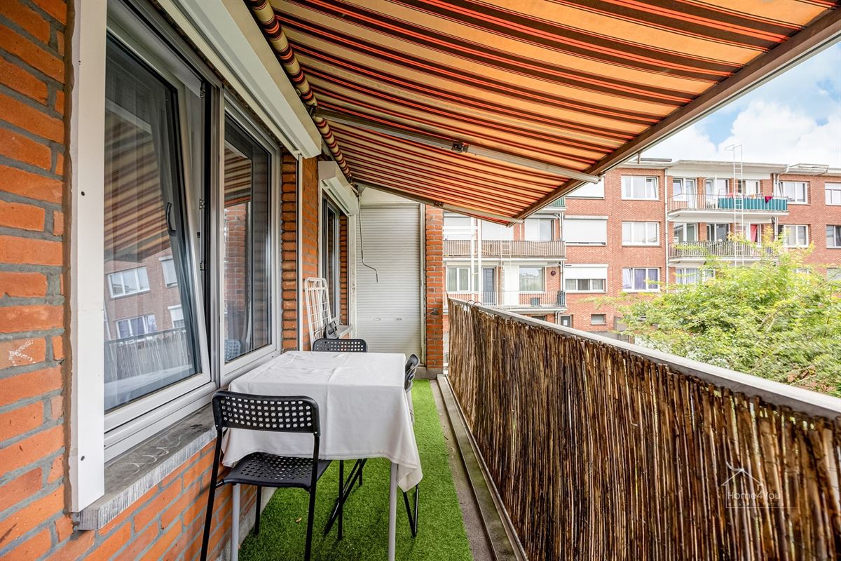 Instapklaar appartement met 3 slpk, terras en garagebox te Deurne!