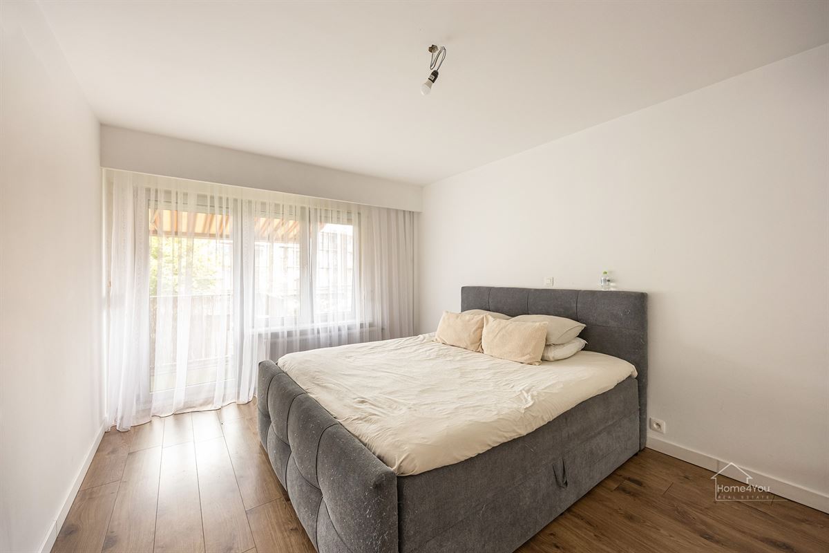 Instapklaar appartement met 3 slpk, terras en garagebox te Deurne!
