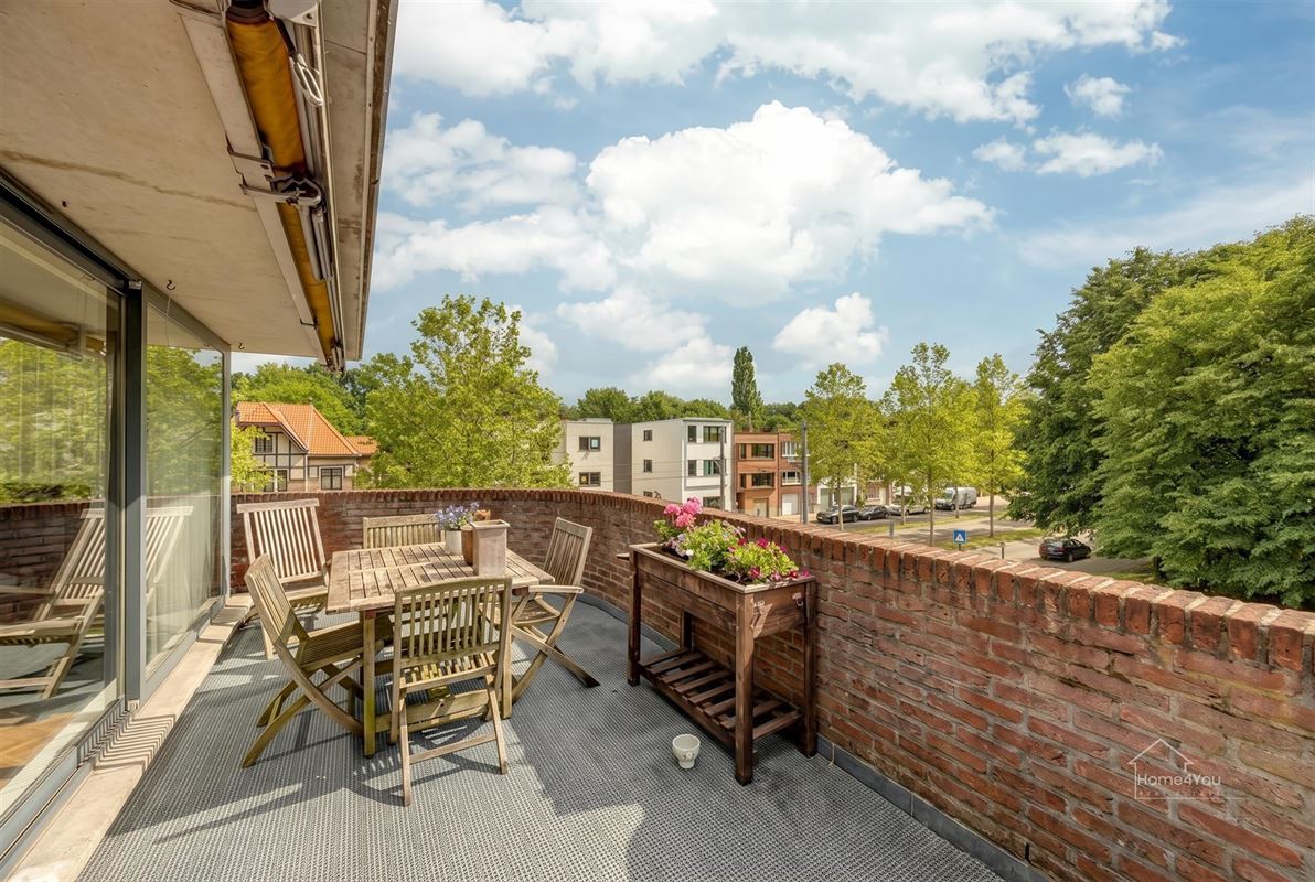 Ruim hoekappartement met 2 slaapkamers en 2 terrassen
