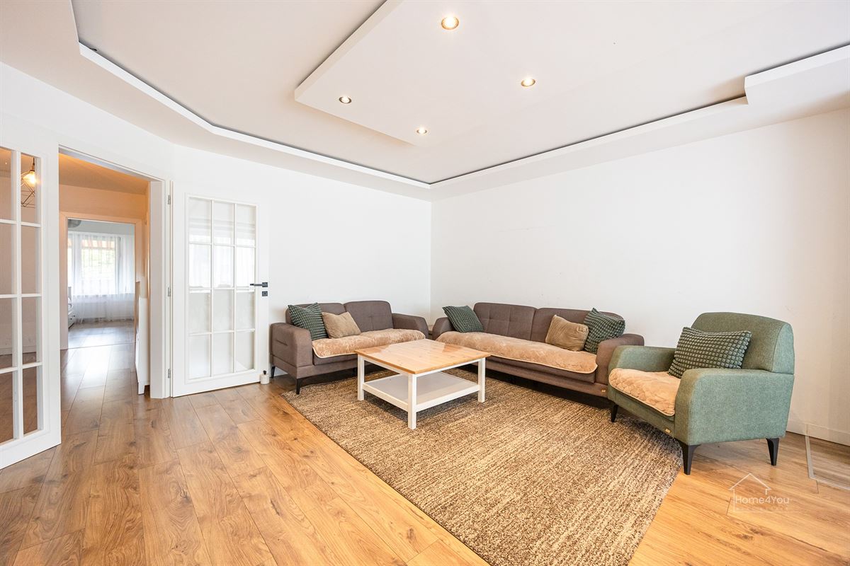 Instapklaar appartement met 3 slpk, terras en garagebox te Deurne!