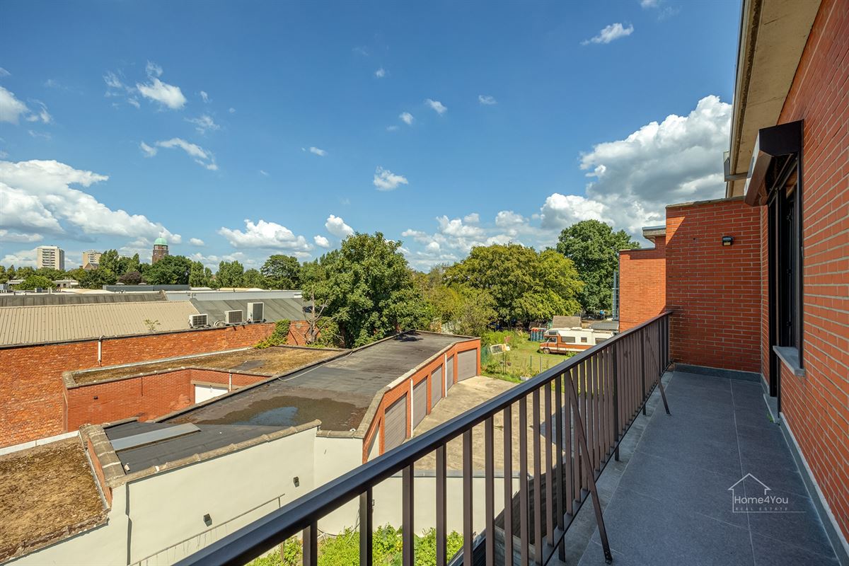 Instapklaar Appartement Toplocatie, 2Slaapk, Terras, Garagebox