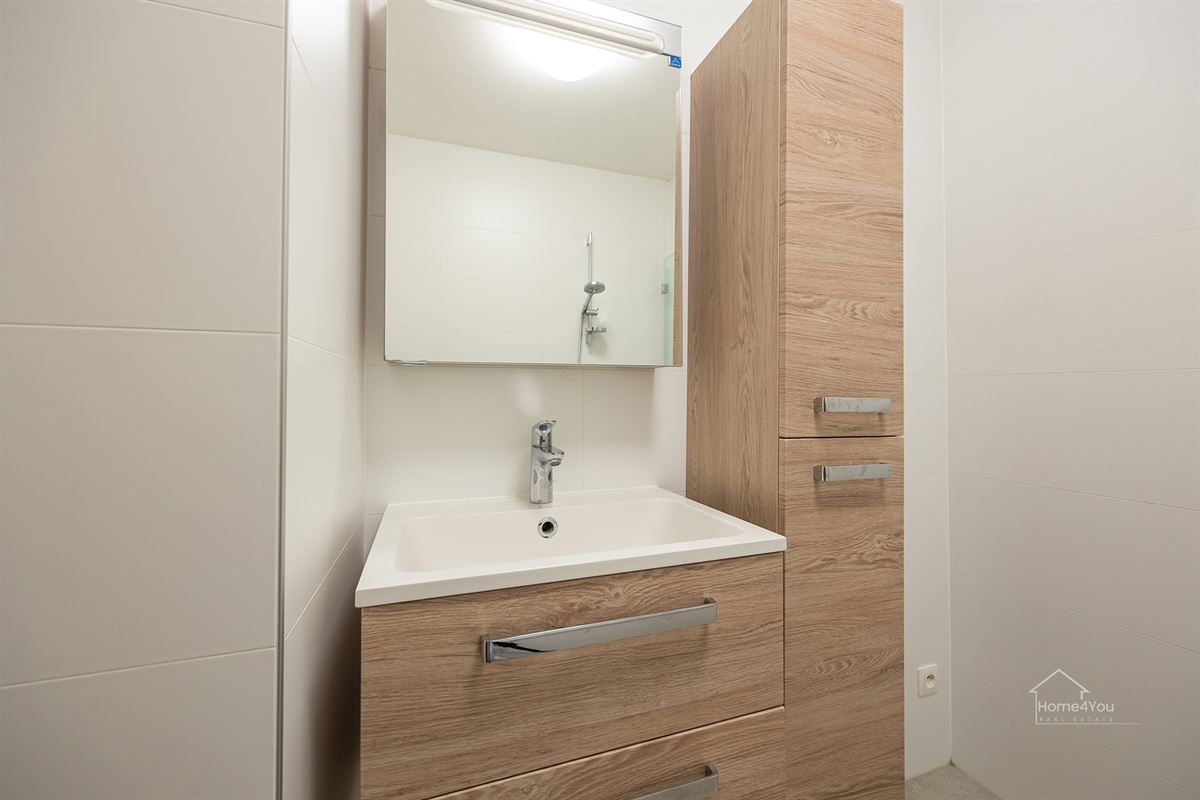 Instapklaar Appartement Toplocatie, 2Slaapk, Terras, Garagebox
