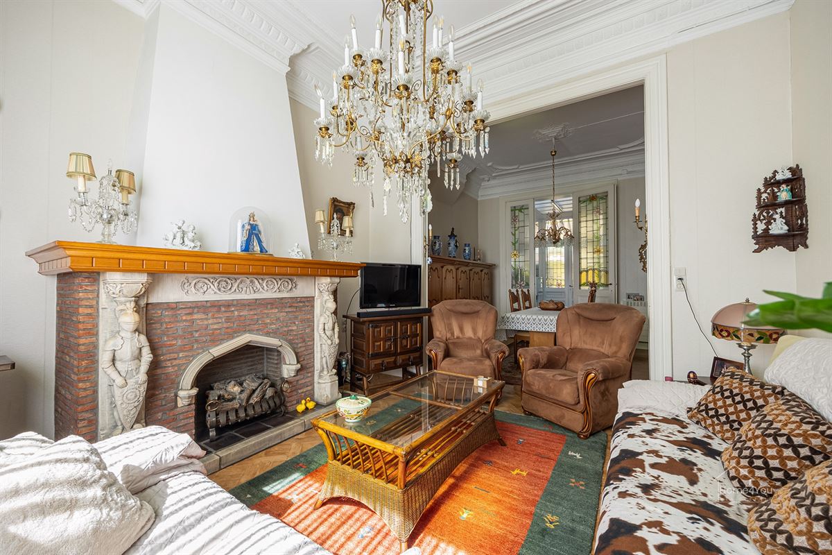 Authentiek herenhuis met 5 slaapkamers en tuin.
