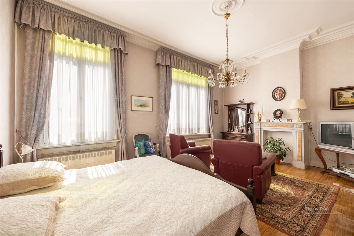 Authentiek herenhuis met 5 slaapkamers en tuin.