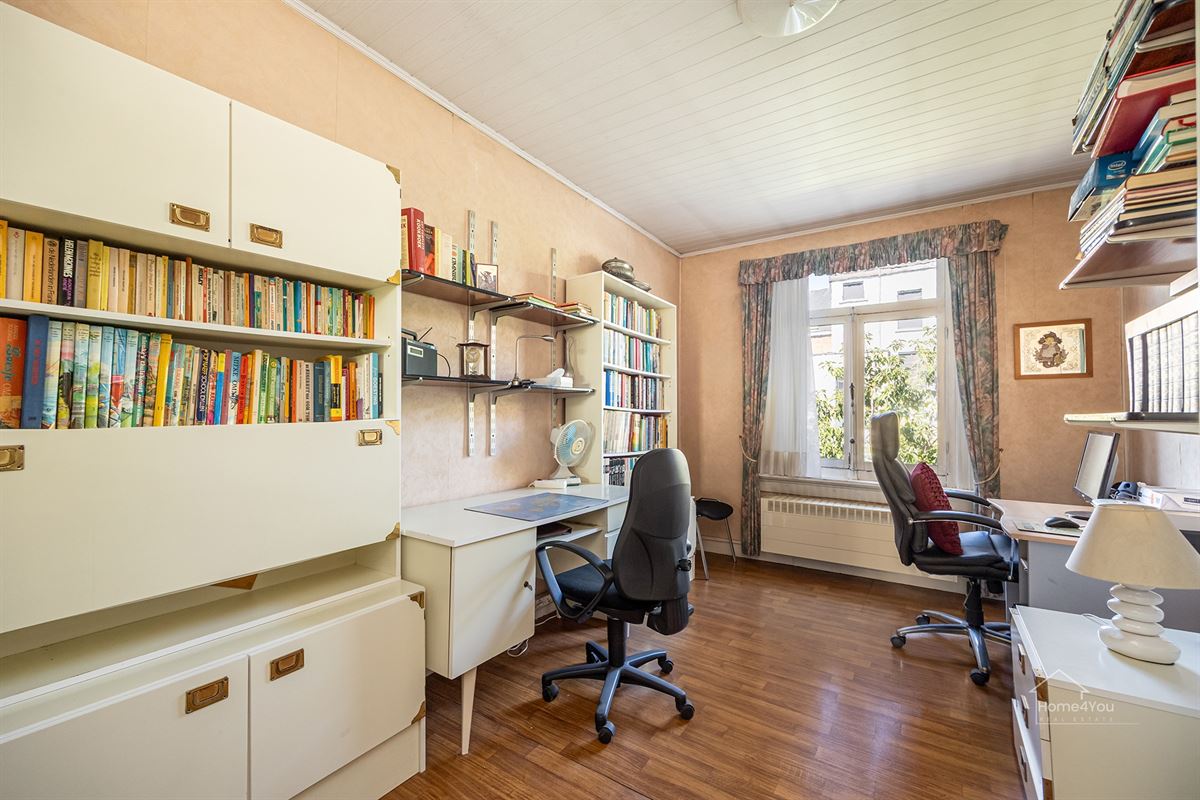 Authentiek herenhuis met 5 slaapkamers en tuin.