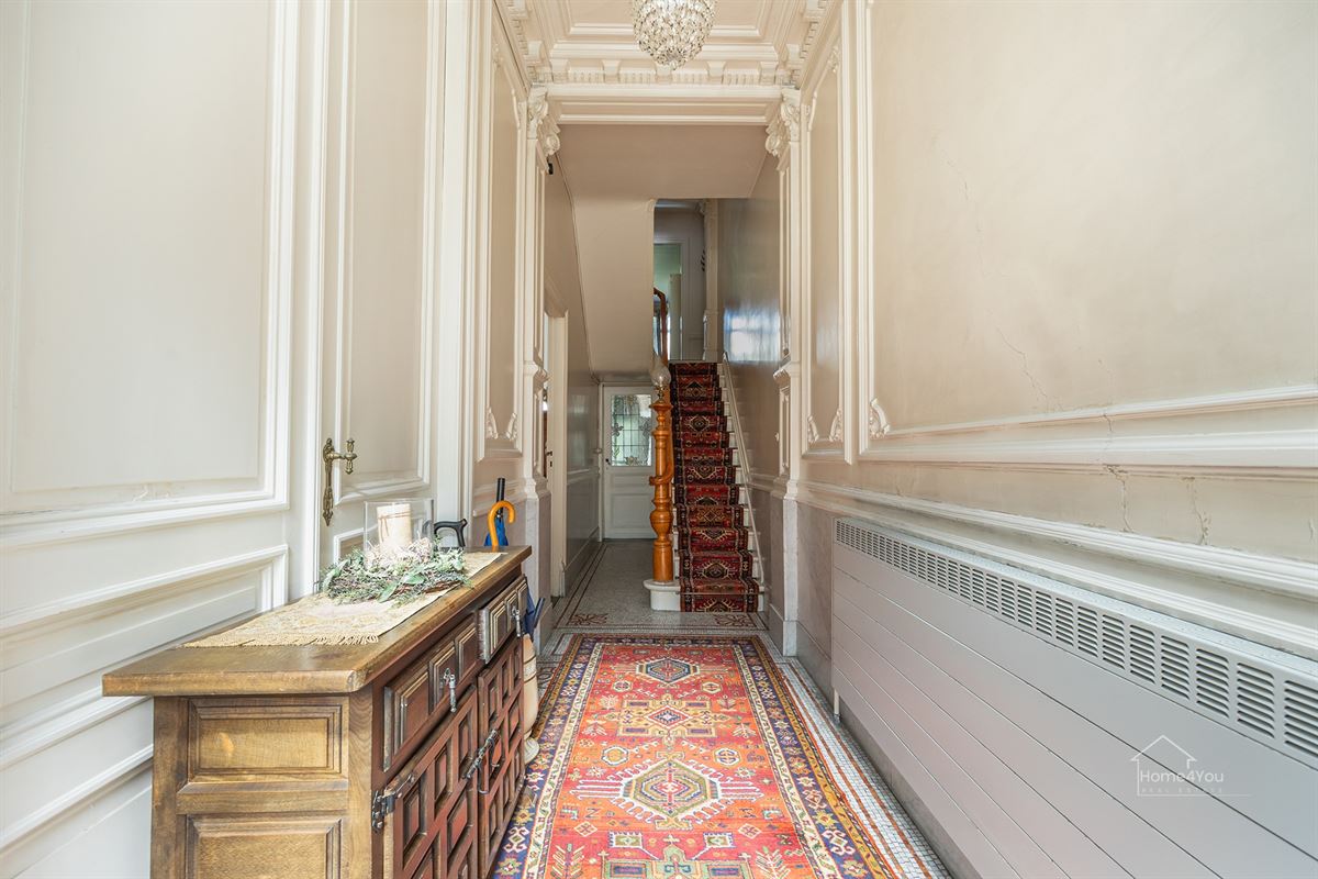 Authentiek herenhuis met 5 slaapkamers en tuin.