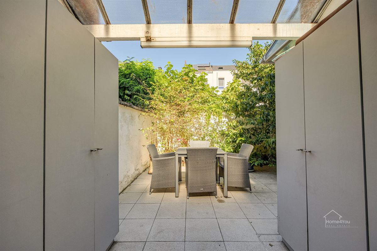 Authentiek herenhuis met 5 slaapkamers en tuin.