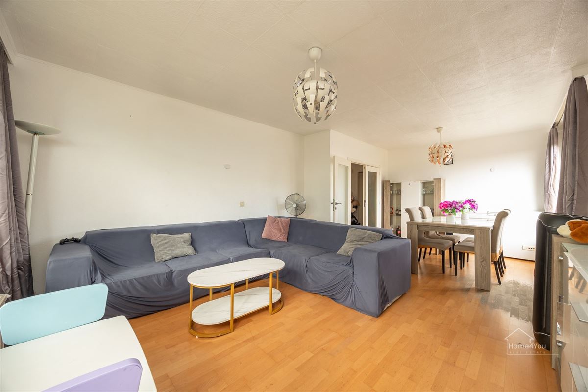 Lichtrijk hoekappartement met 3 slpk en terras in Borgerhout!