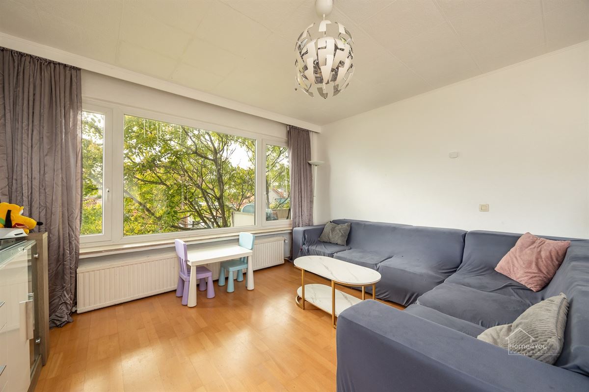 Lichtrijk hoekappartement met 3 slpk en terras in Borgerhout!