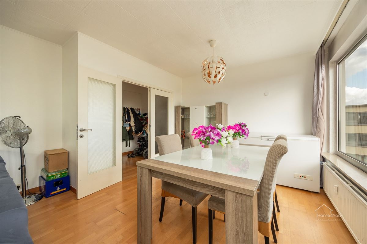 Lichtrijk hoekappartement met 3 slpk en terras in Borgerhout!