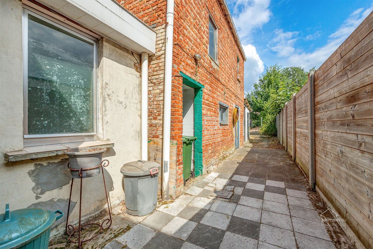 Te renoveren woning met ruime tuin en uitbreidingsmogelijkheden in Schelle