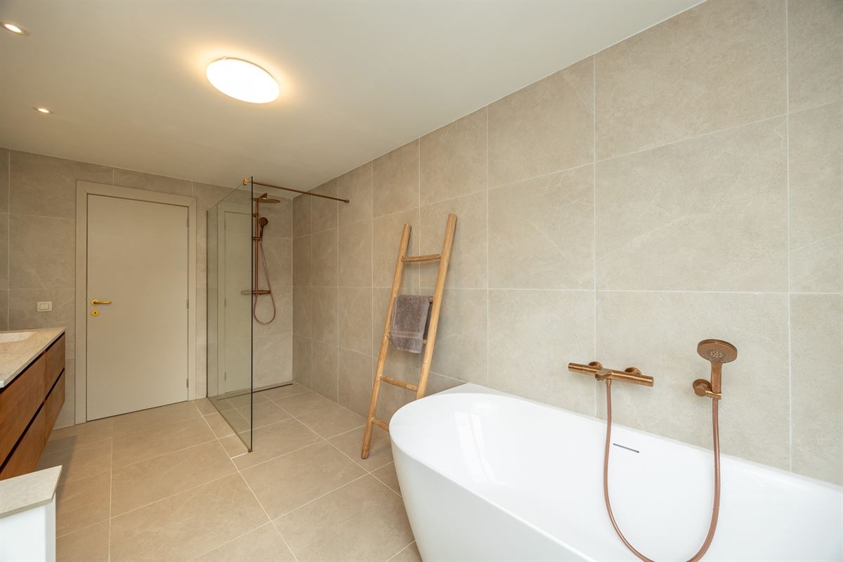 Prachtige HOB, 3 slaapk + zolder en ruime tuin