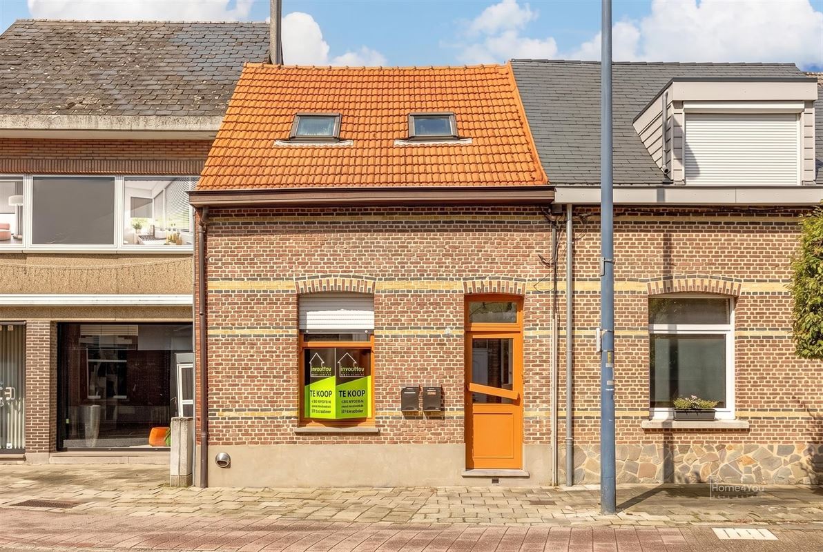 Te renoveren woning met 2 woonentiteiten + tuin