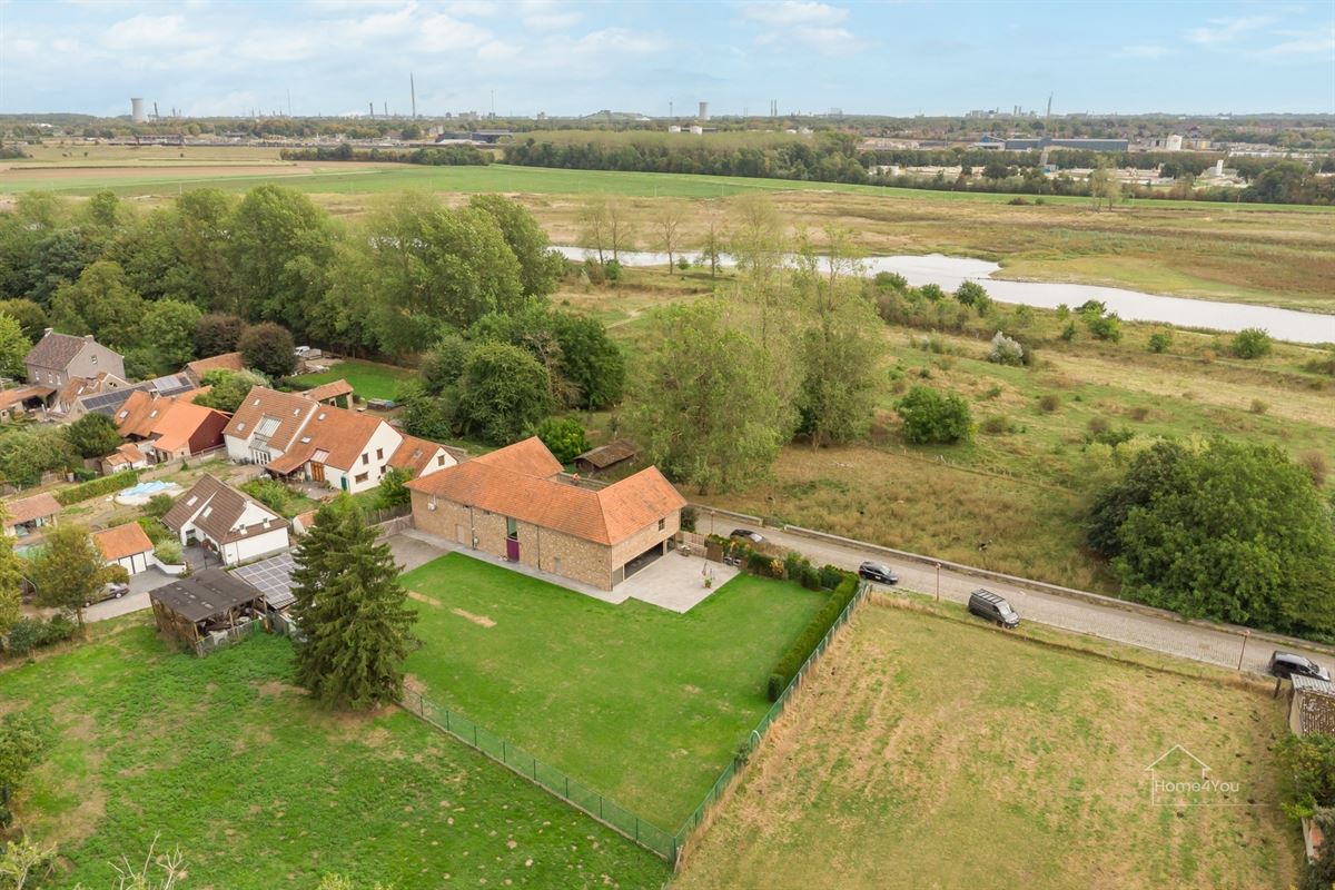 Karaktervolle hoevewoning nabij de Maas
