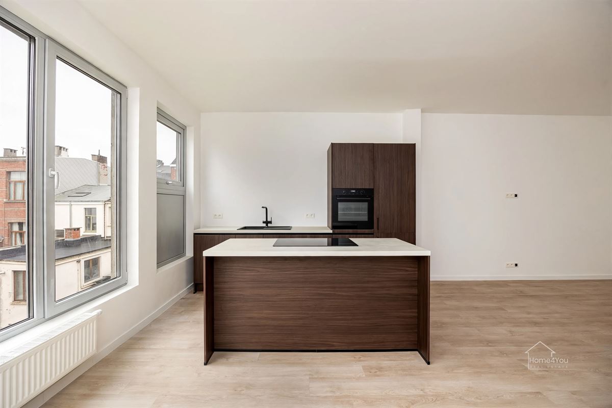 Gerenoveerd appartement met 2 slaapkamers op het Zuid.