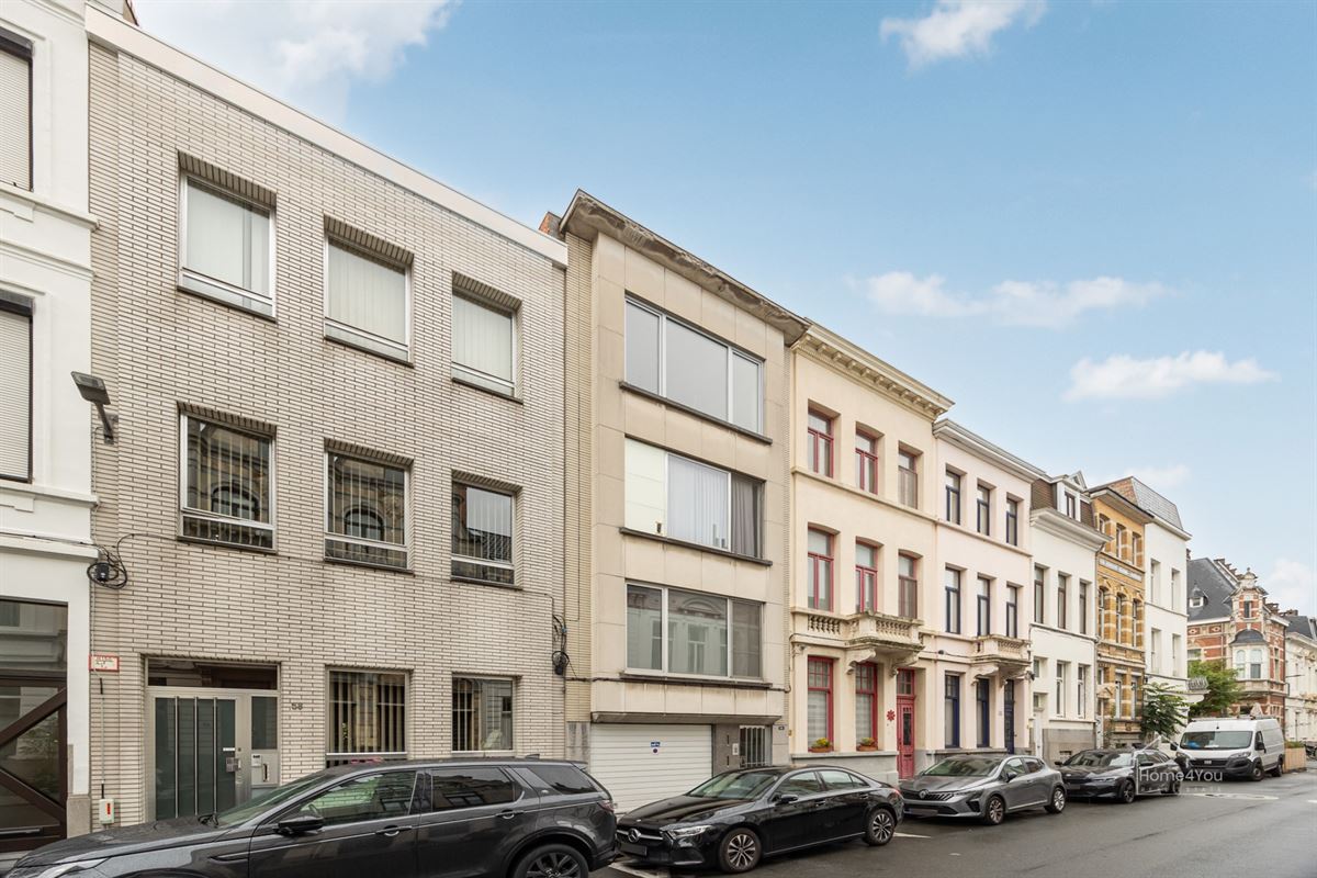 Gerenoveerd appartement met 2 slaapkamers op het Zuid.