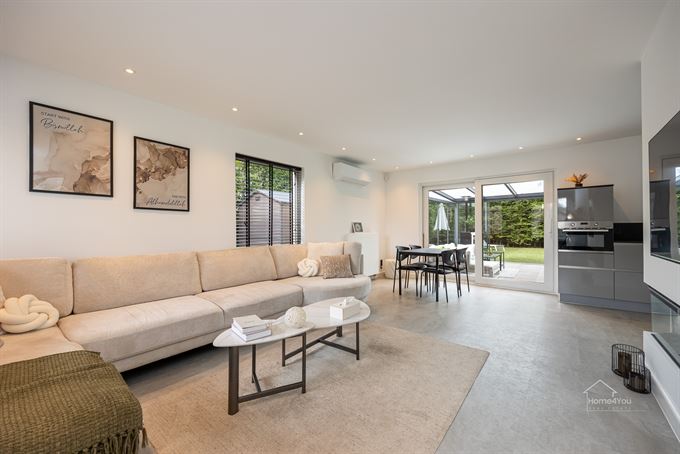 Moderne villa met 3 slaapkamers en zwembad te Waasmunster!