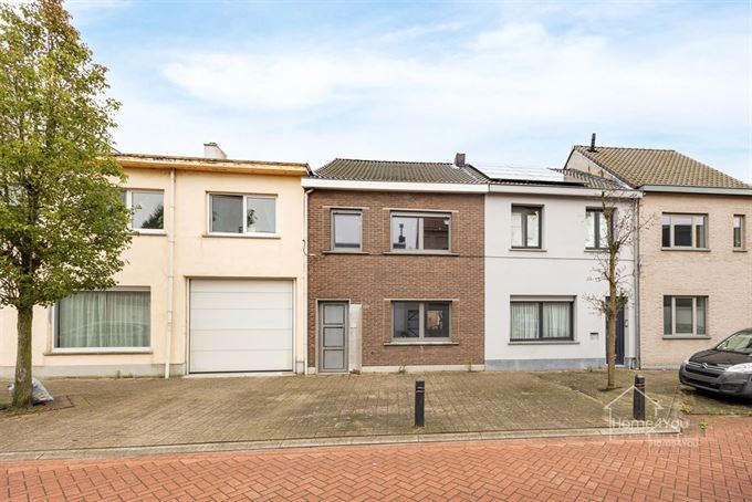 Te Renoveren Rijwoning - 2/3 slaapkamers + zolder