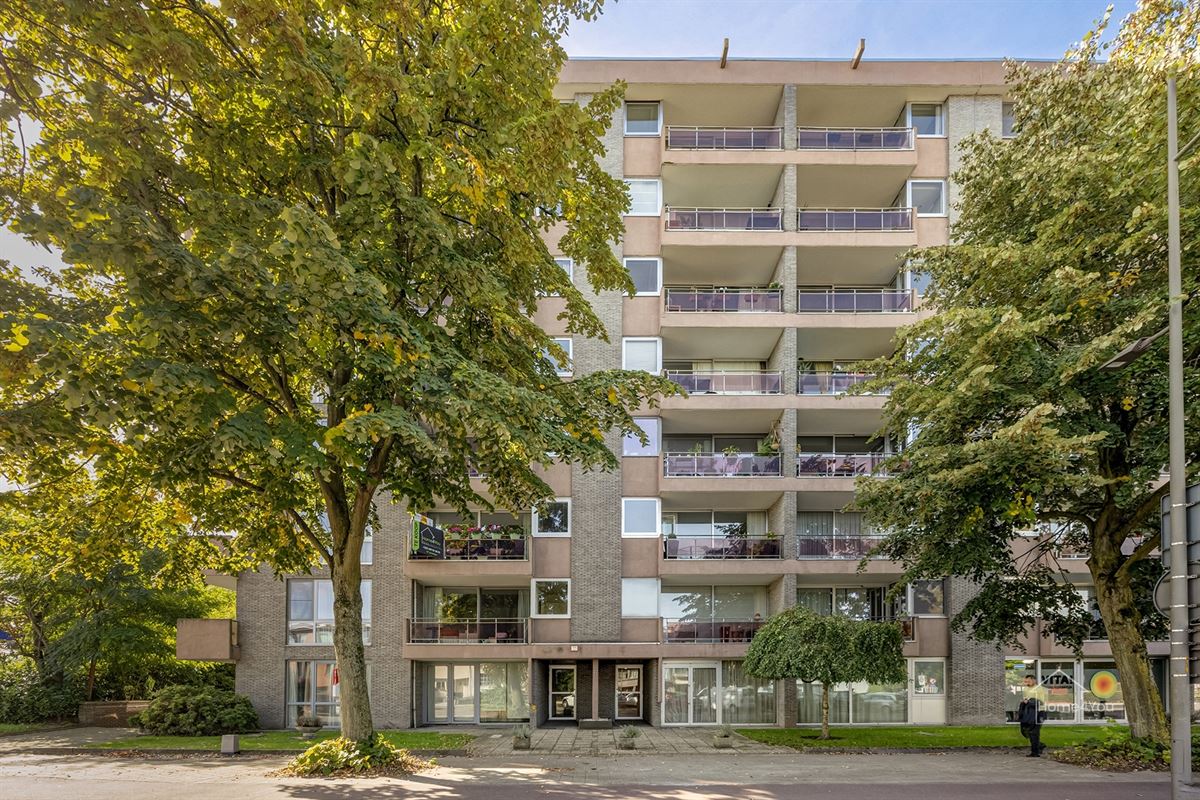 Instapklaar 2-Slaapk Appartement, terras en garagebox