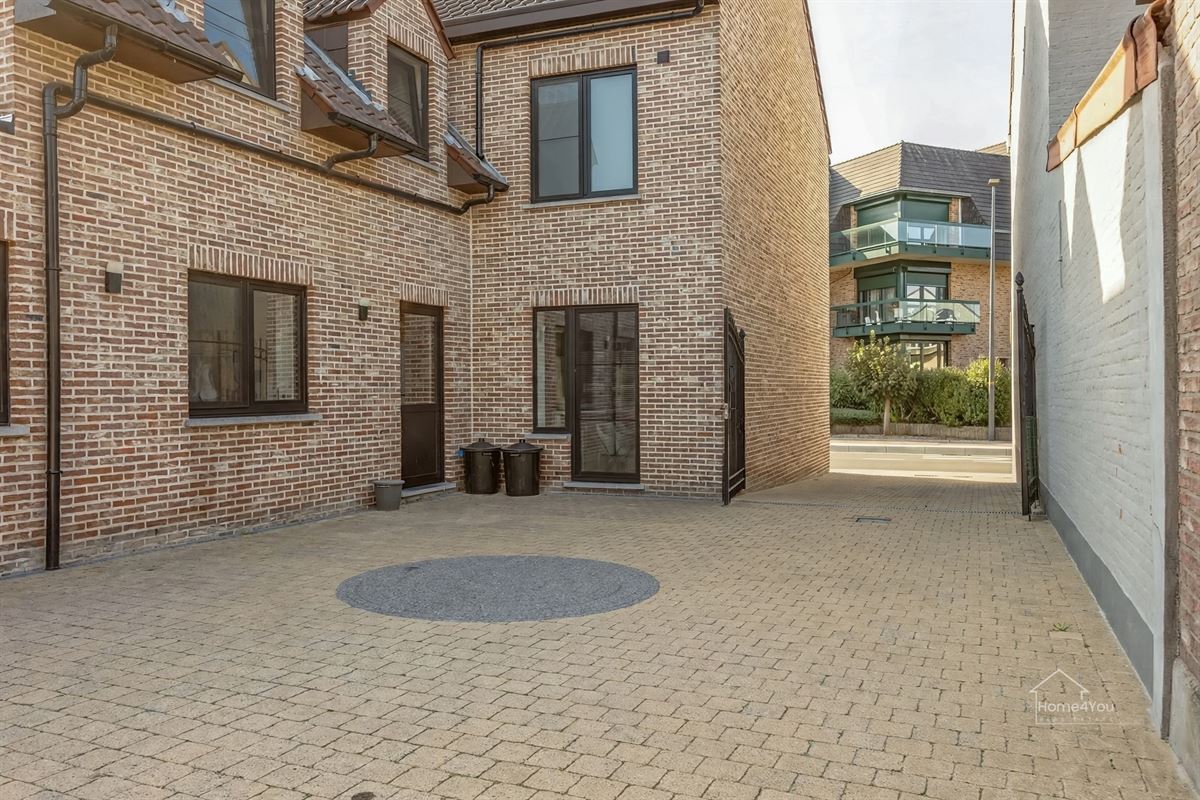 Prachtige woning met 4 slpk en een showroom in Bornem!