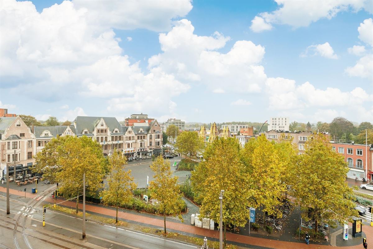 Ruim en gerenoveerd 3-slaapkamerappartement met 2 terrassen